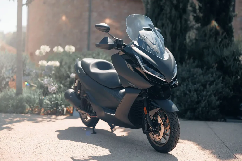 Zontes 125 E : Le scooter 125 qui change la donne Zontes 125 E Visuel 8