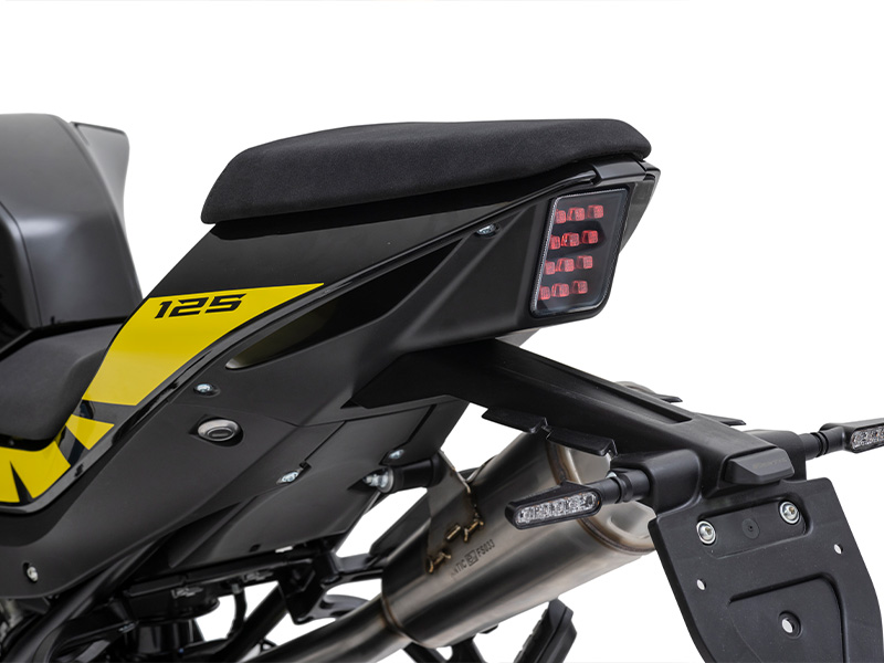 Fantic Stealth 125 : la 125cc au look ravageur qui envoie du lourd 50ea0e48f78a4a71a9f02939e8a262c9