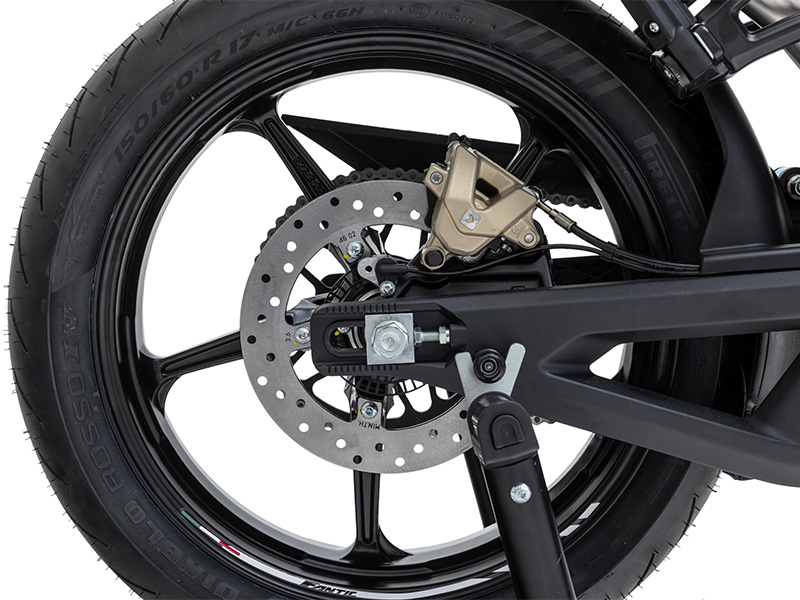 Fantic Stealth 125 : la 125cc au look ravageur qui envoie du lourd 711c54b498f149a0bee744b774bd6481