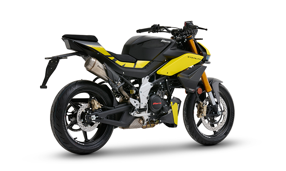 Fantic Stealth 125 : la 125cc au look ravageur qui envoie du lourd 7c91a611767f4bd7a002380f329d4bf0