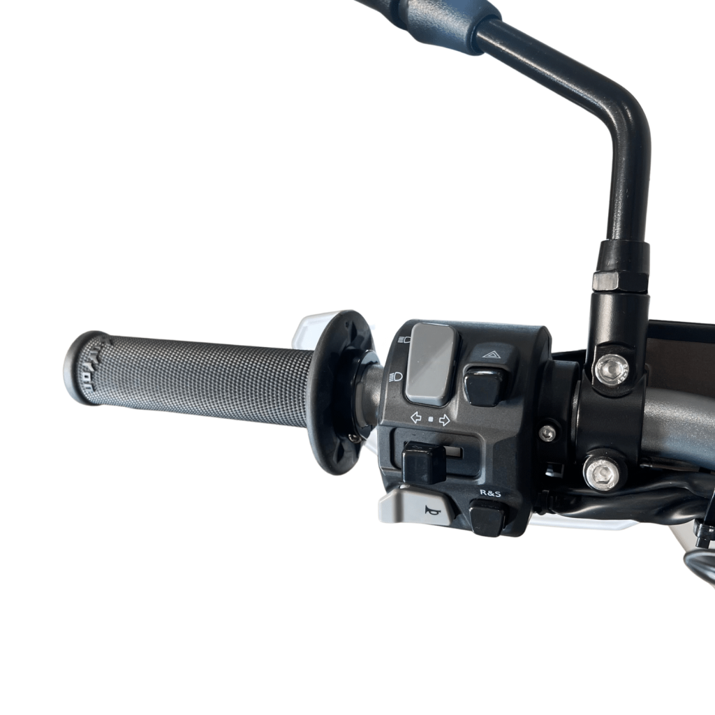 Sur-Ron Ultra Bee 2025 : Test, Prix & Avis Complet sur ron ultra bee commodo gauche