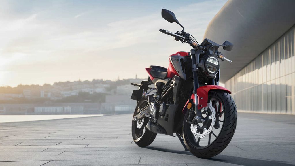 Honda CB125R 2026 : Test, fiche technique et avis c4 r 5
