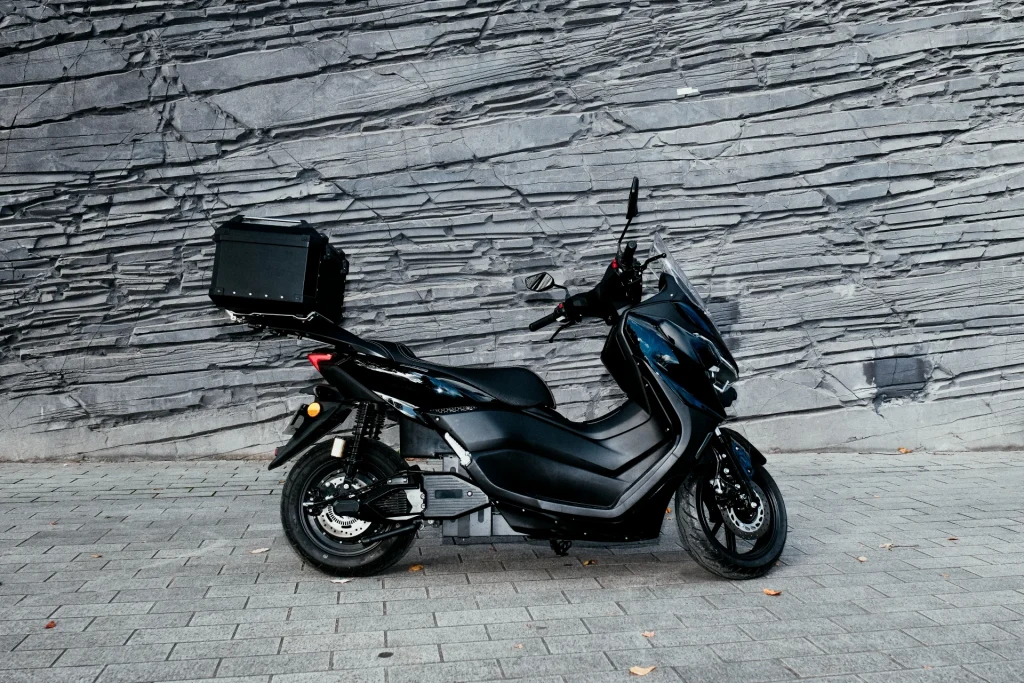 Pink Blast : Test complet du scooter électrique 125 français scooter électrique pink blast