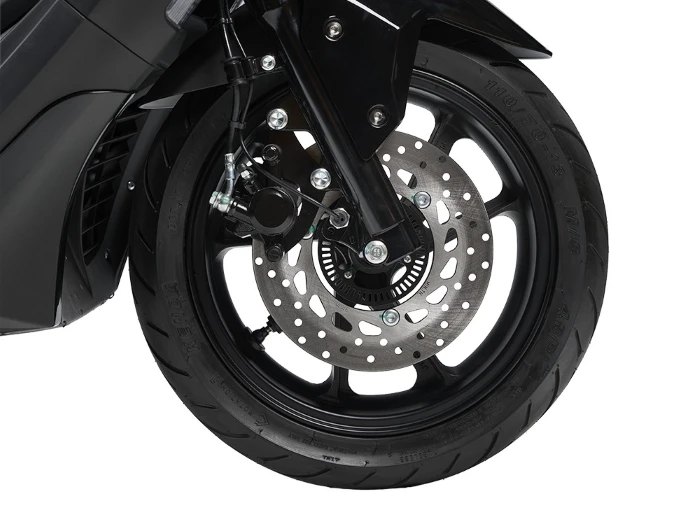 Pink Blast : Test complet du scooter électrique 125 français pink blast tcs