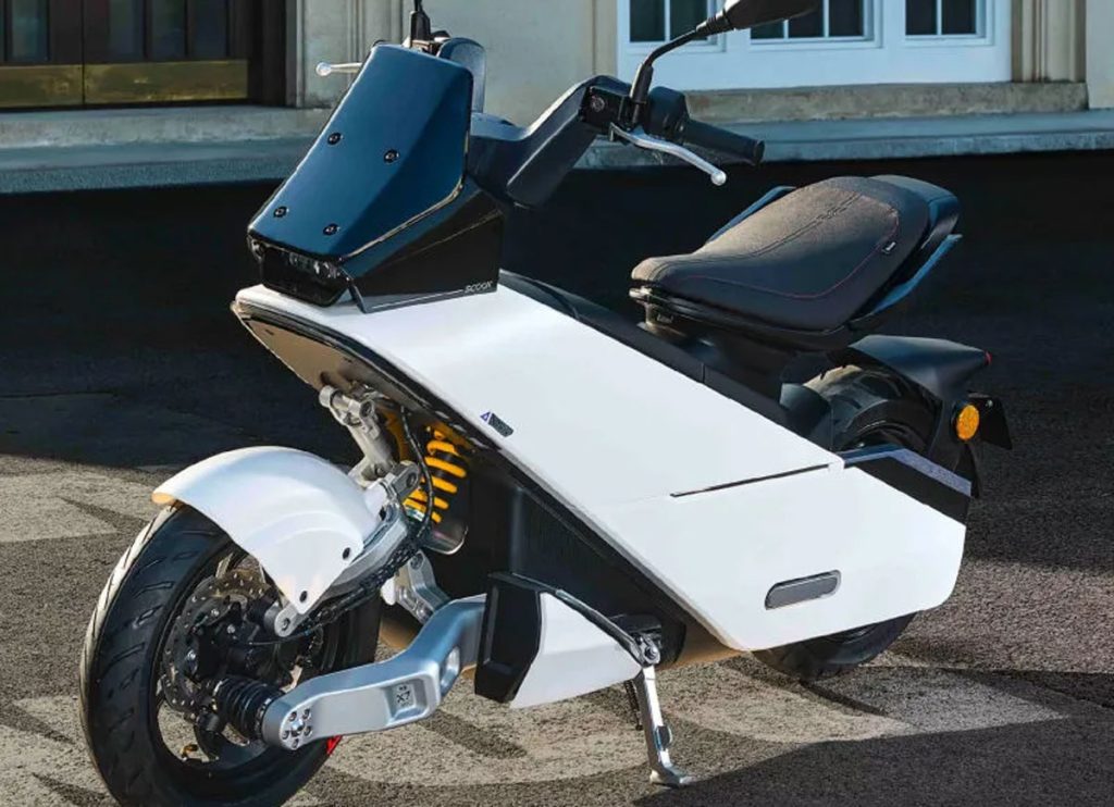 Scoox Zero X7 : le scooter électrique 125cc du futur ? scoox zero x7 02