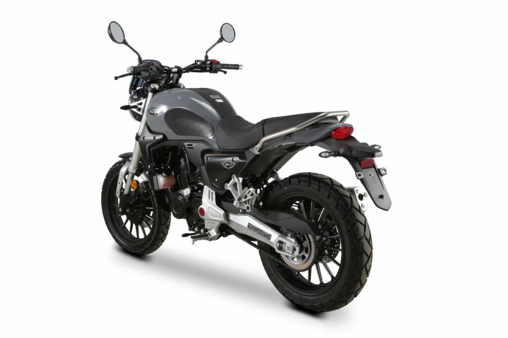 Orcal Altimo 125 : la moto 125 qui joue dans la cour des grandes altimo gris 6