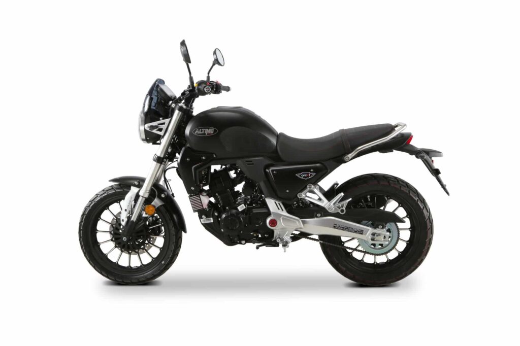 Orcal Altimo 125 : la moto 125 qui joue dans la cour des grandes altimo noir 5
