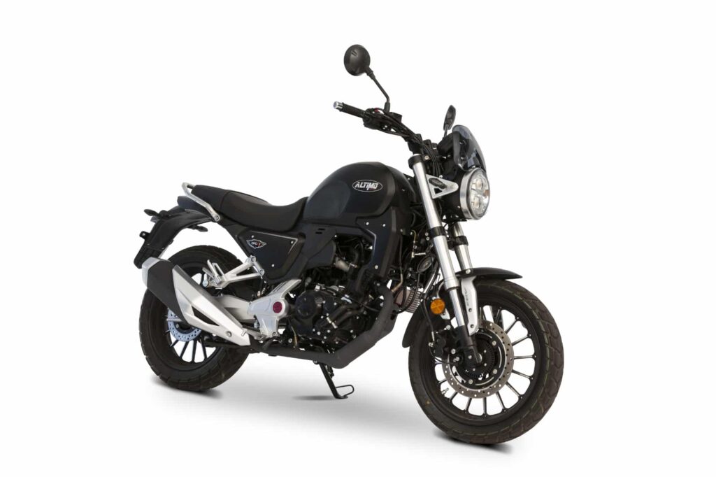 Orcal Altimo 125 : la moto 125 qui joue dans la cour des grandes orcal altimo noir 10