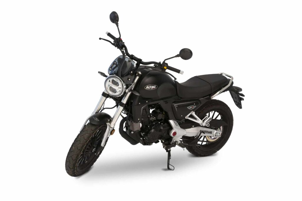 Orcal Altimo 125 : la moto 125 qui joue dans la cour des grandes orcal altimo noir 11